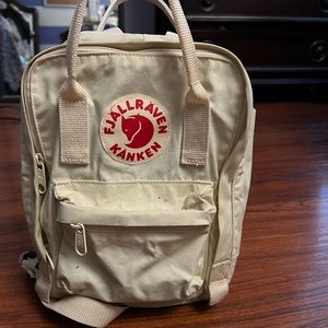 White Fjallraven kanken small backpack